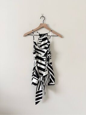 Express Black & White Geometric Striped Tie-Waist Tank Blouse Size S